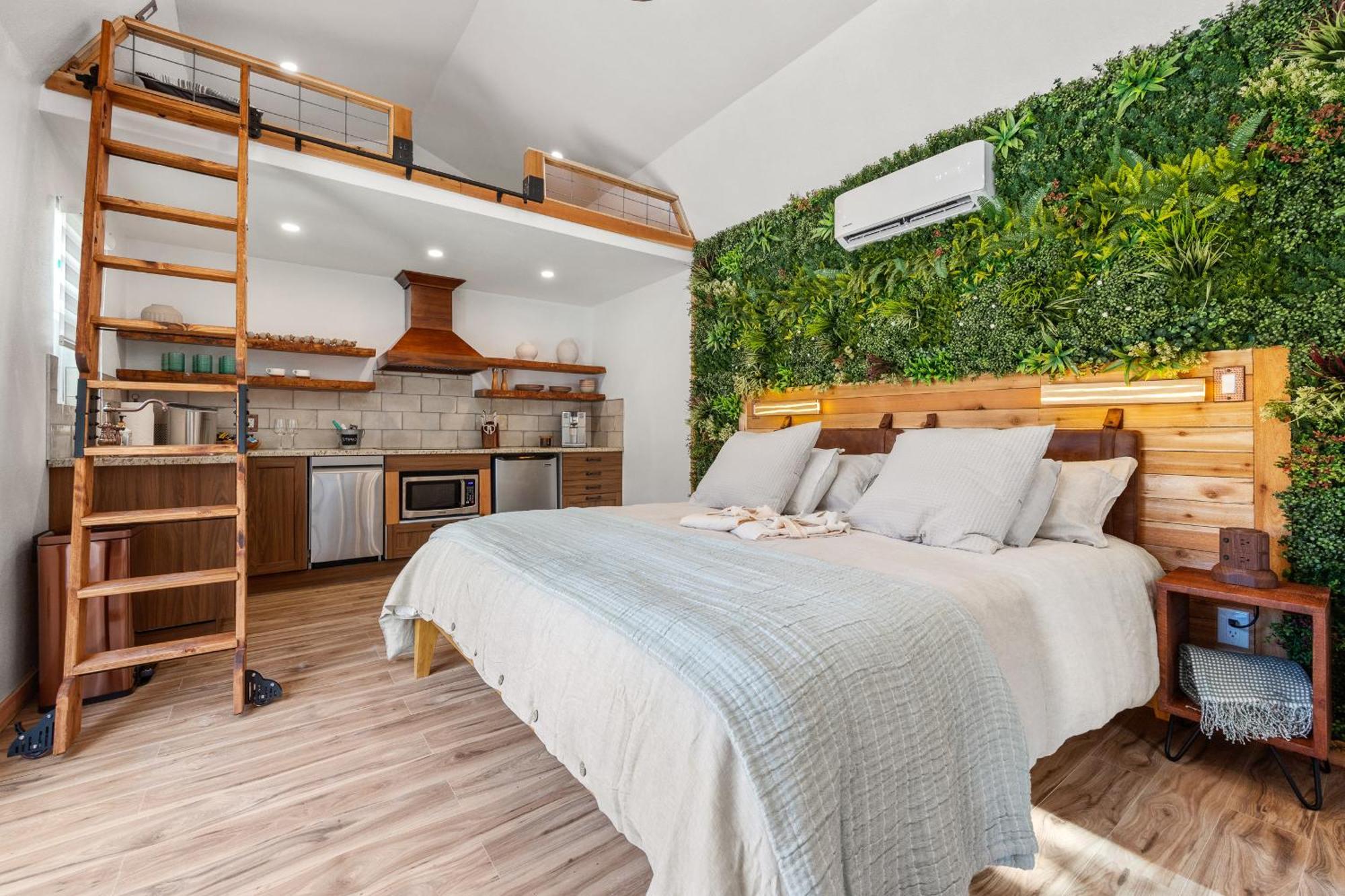 Romantic Luxury Retreat Hot Cold Pool & Sauna Wimberley Bagian luar foto
