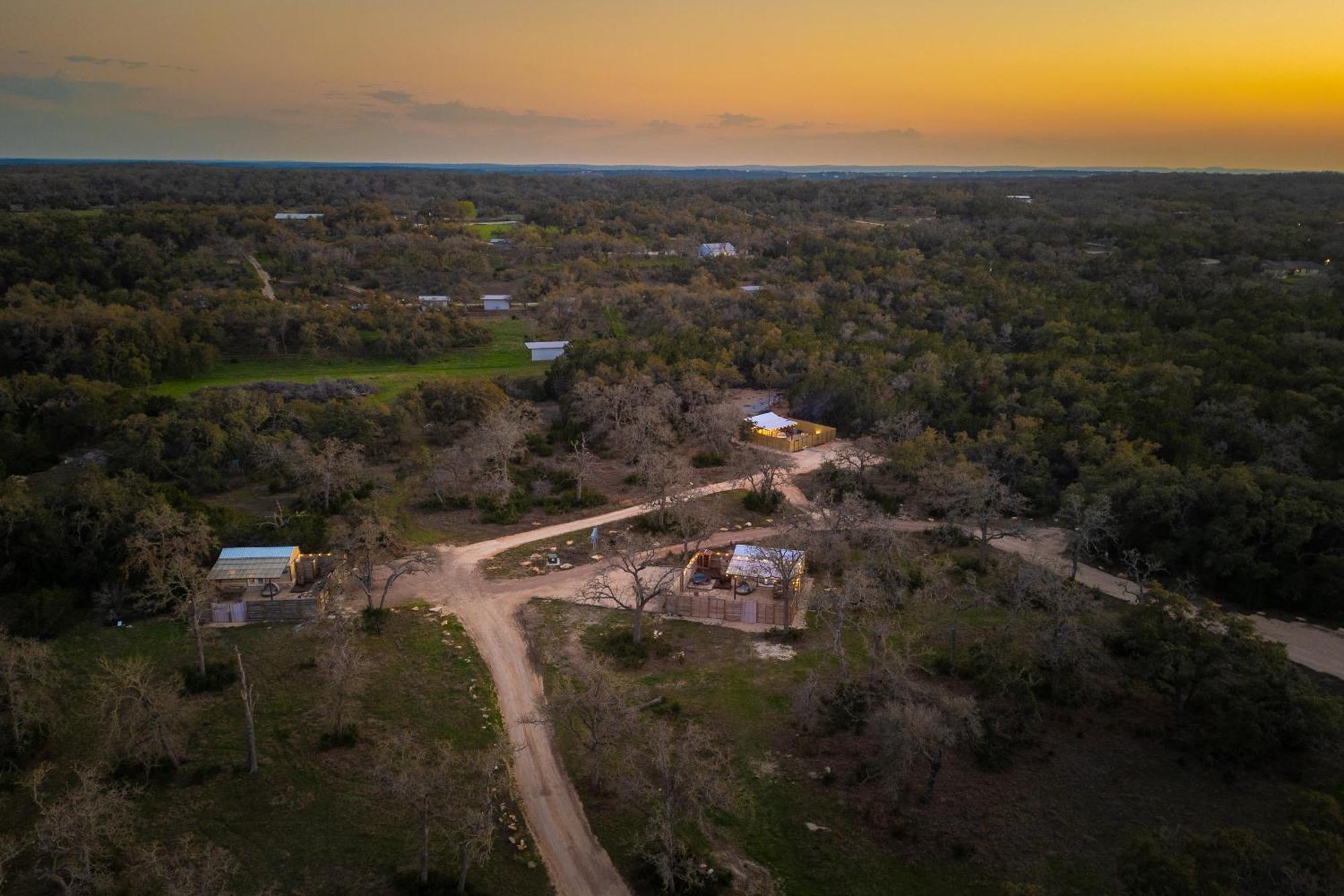 Romantic Luxury Retreat Hot Cold Pool & Sauna Wimberley Bagian luar foto
